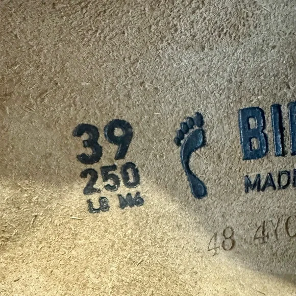 Birkenstock  Arizona  Purple  Patent sandals  Size 8 BNWT - Picture 3 of 9